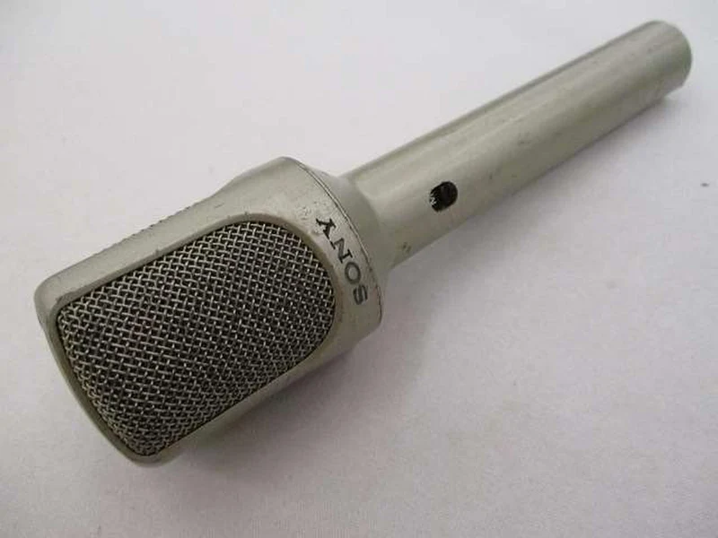SONY Dynamisches Mikrofon F-560