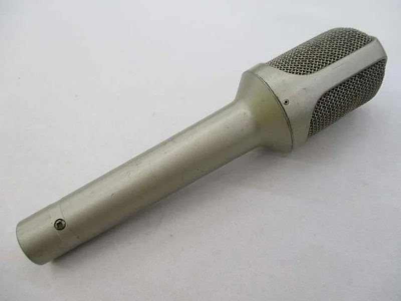 SONY Dynamisches Mikrofon F-560
