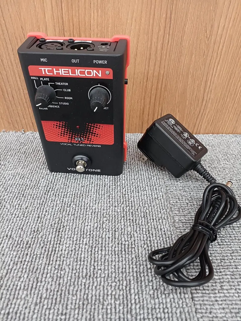 TC-HELICON Weitere Studioeffektpedale: VOICETONE R1