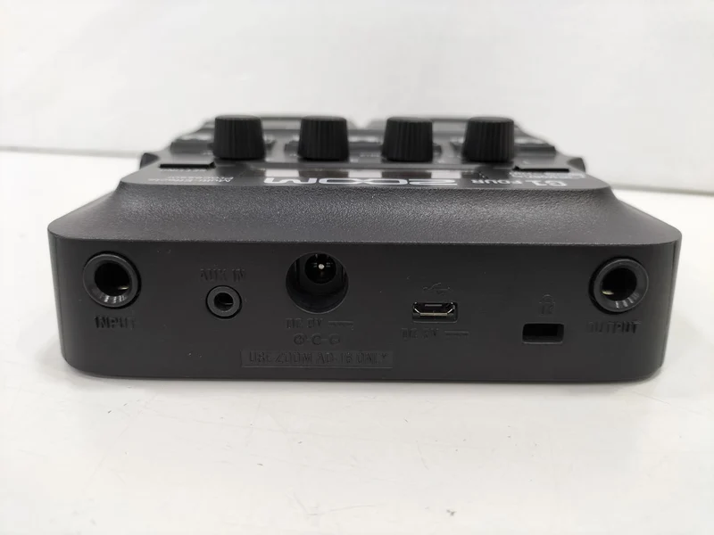 ZOOM Multi-Effekte G1 FOUR