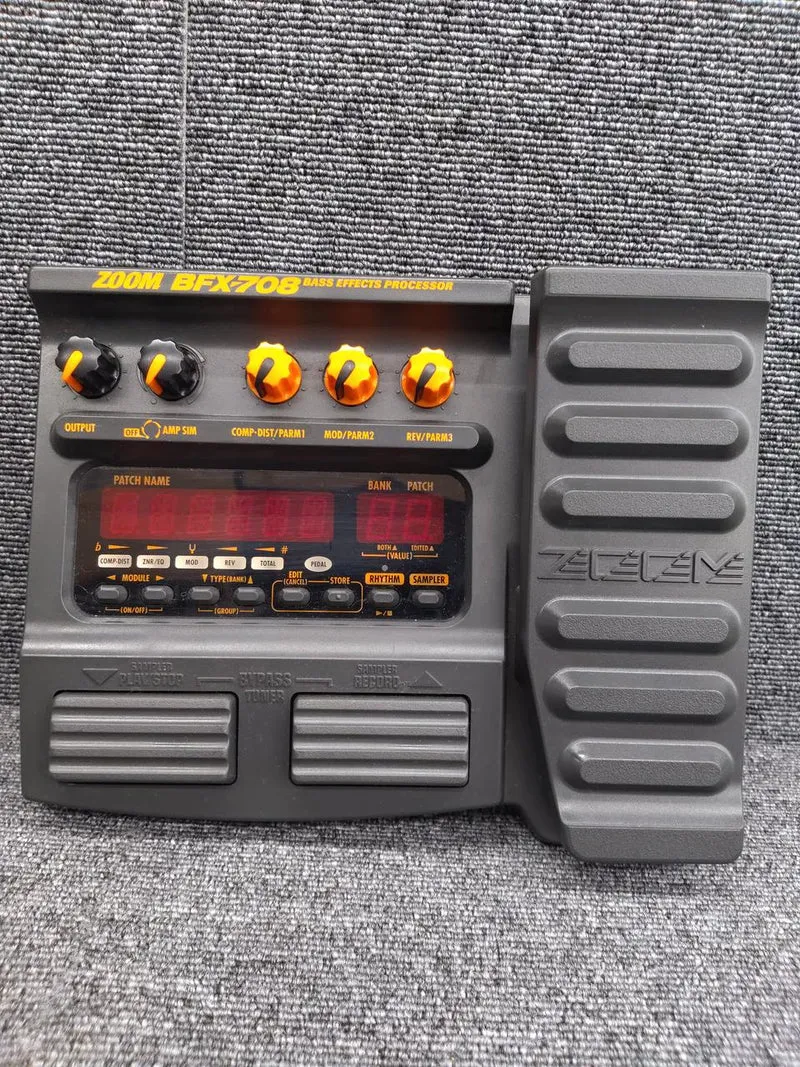 ZOOM Multi-Effektpedal BFX-708