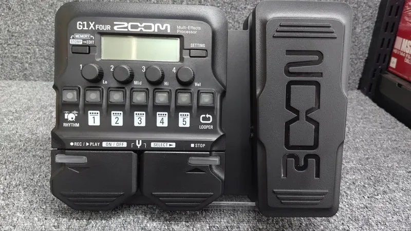 ZOOM Multi-Effekte G1X FOUR