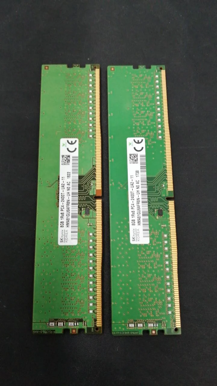 SK HYNIX DDR4-Speicher 8 GB x 2 Riegel HMA81GU6AFR8N