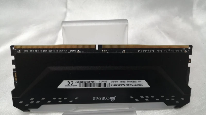 CORSAIR PC-Speicher CMW32GX4M2A2666C16