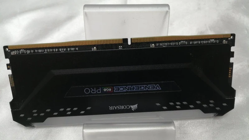 CORSAIR PC-Speicher CMW32GX4M2A2666C16