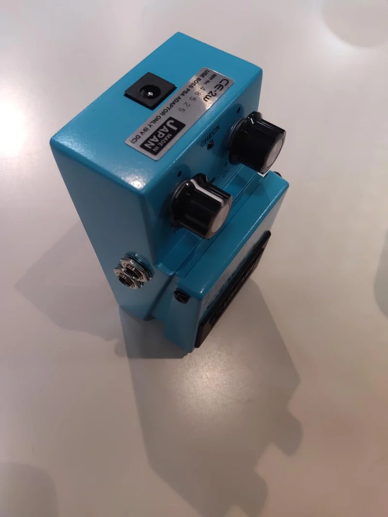 BOSS Effektpedal: CE-2W