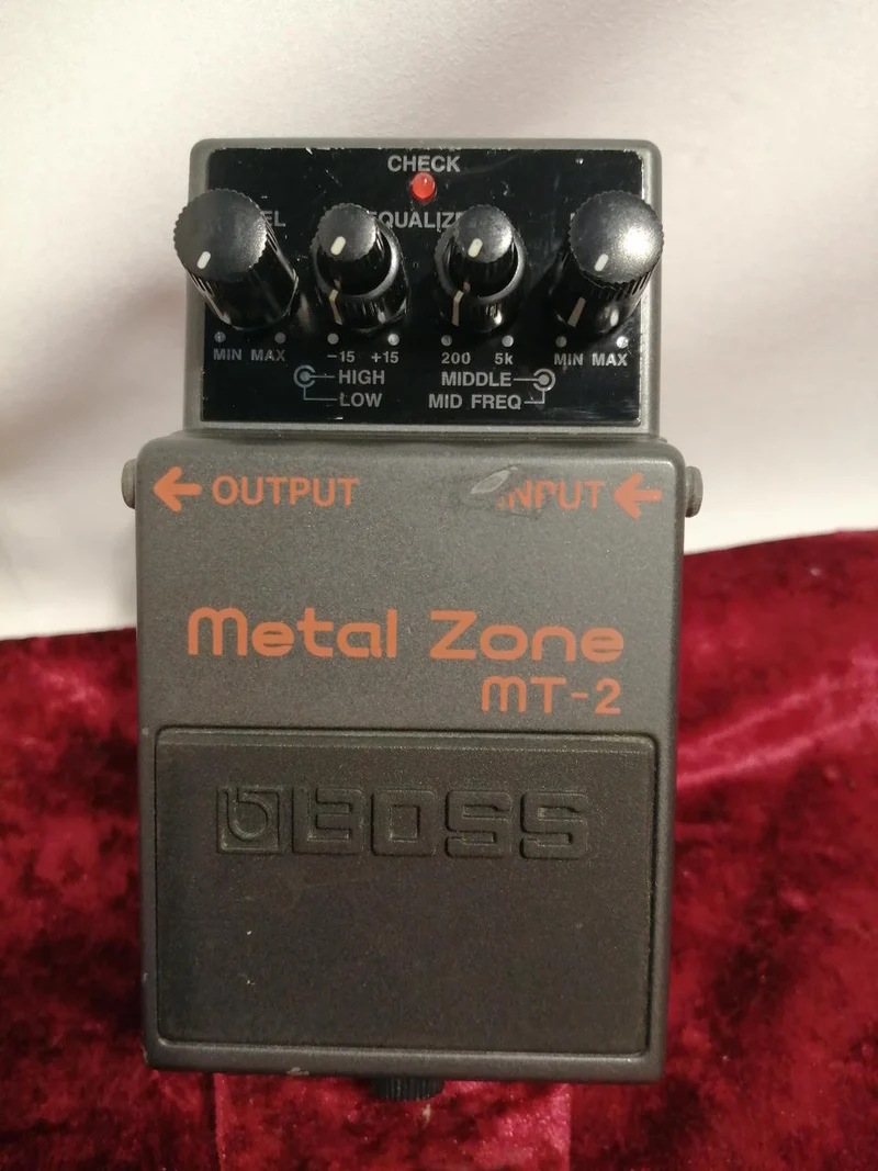 BOSS Effektpedal MT-2
