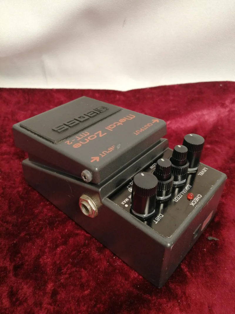 BOSS Effektpedal MT-2