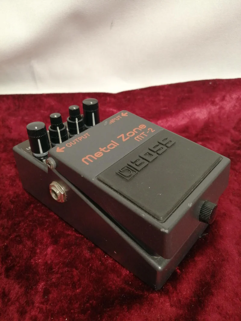 BOSS Effektpedal MT-2
