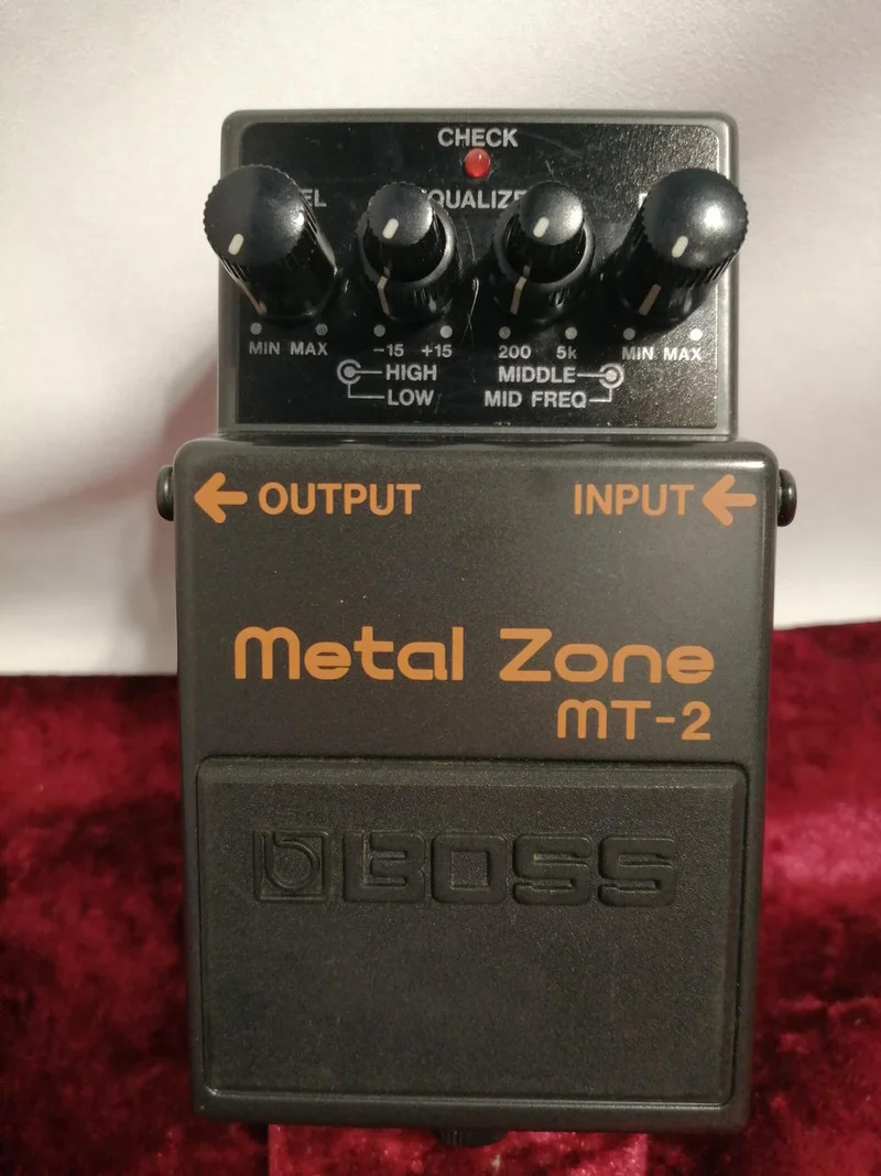 BOSS Effektpedal MT-2