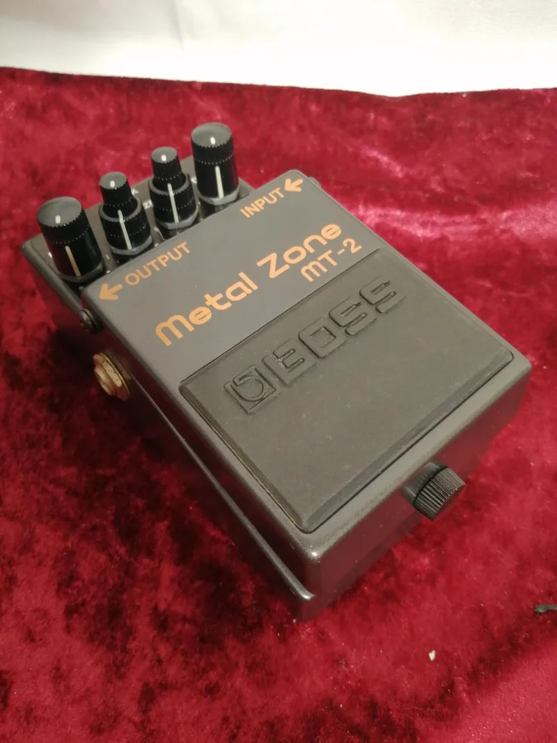 BOSS Effektpedal MT-2