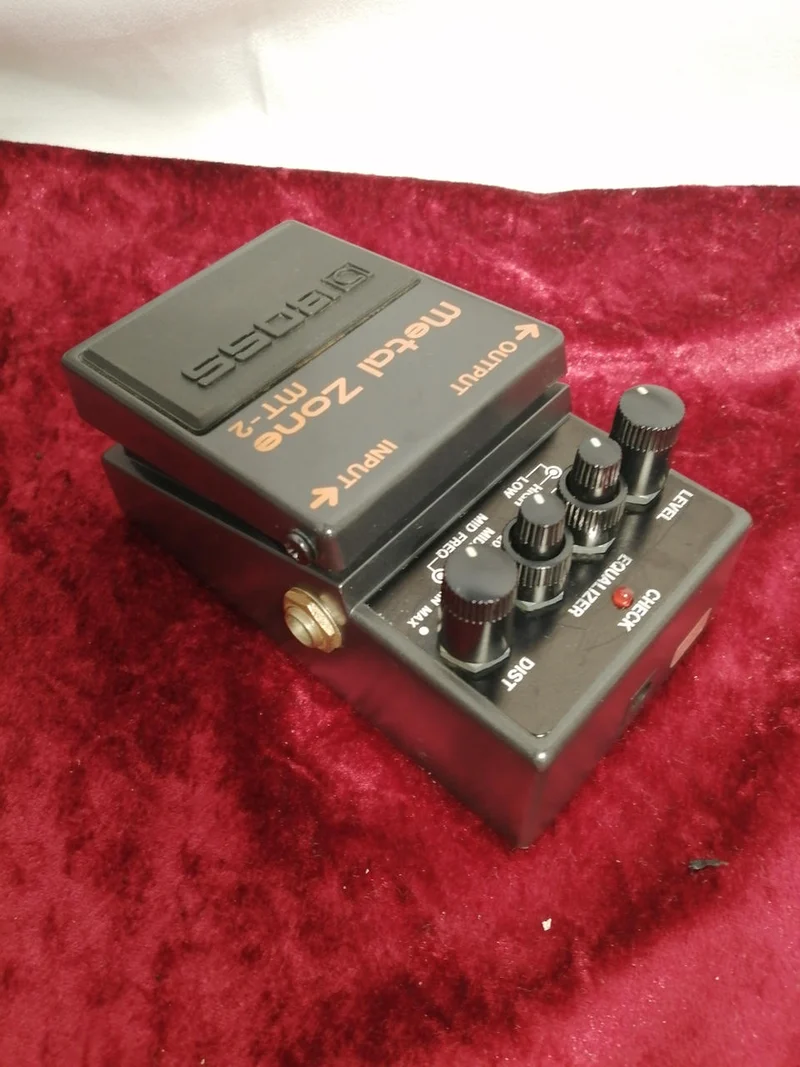 BOSS Effektpedal MT-2