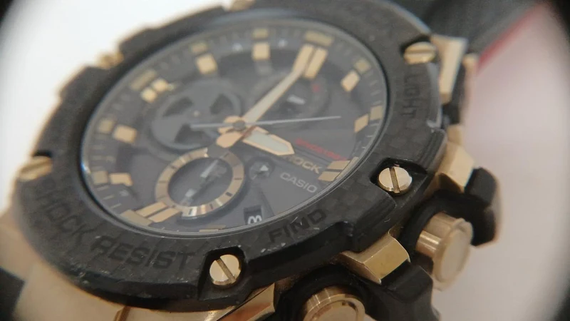 CASIO G-SHOCK Gold Tornado GST-B100 35-jähriges Jubiläum