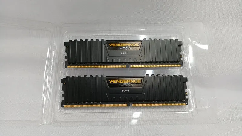 CORSAIR DDR4 CMK16GX4M2B3200C16