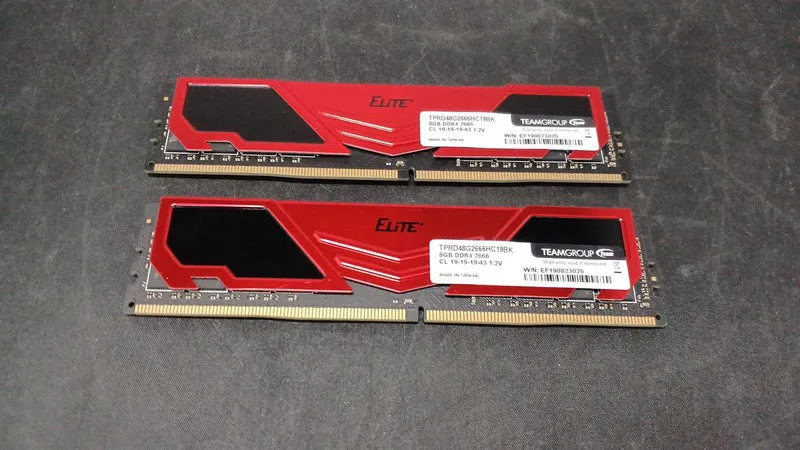 TEAM DDR4-2666 16GB (8*2) TPRD48G2666HC19BK