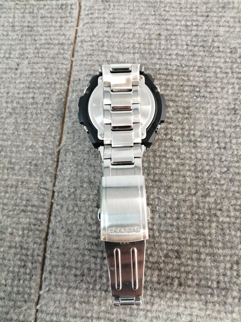 CASIO G-SHOCK GST-W110D
