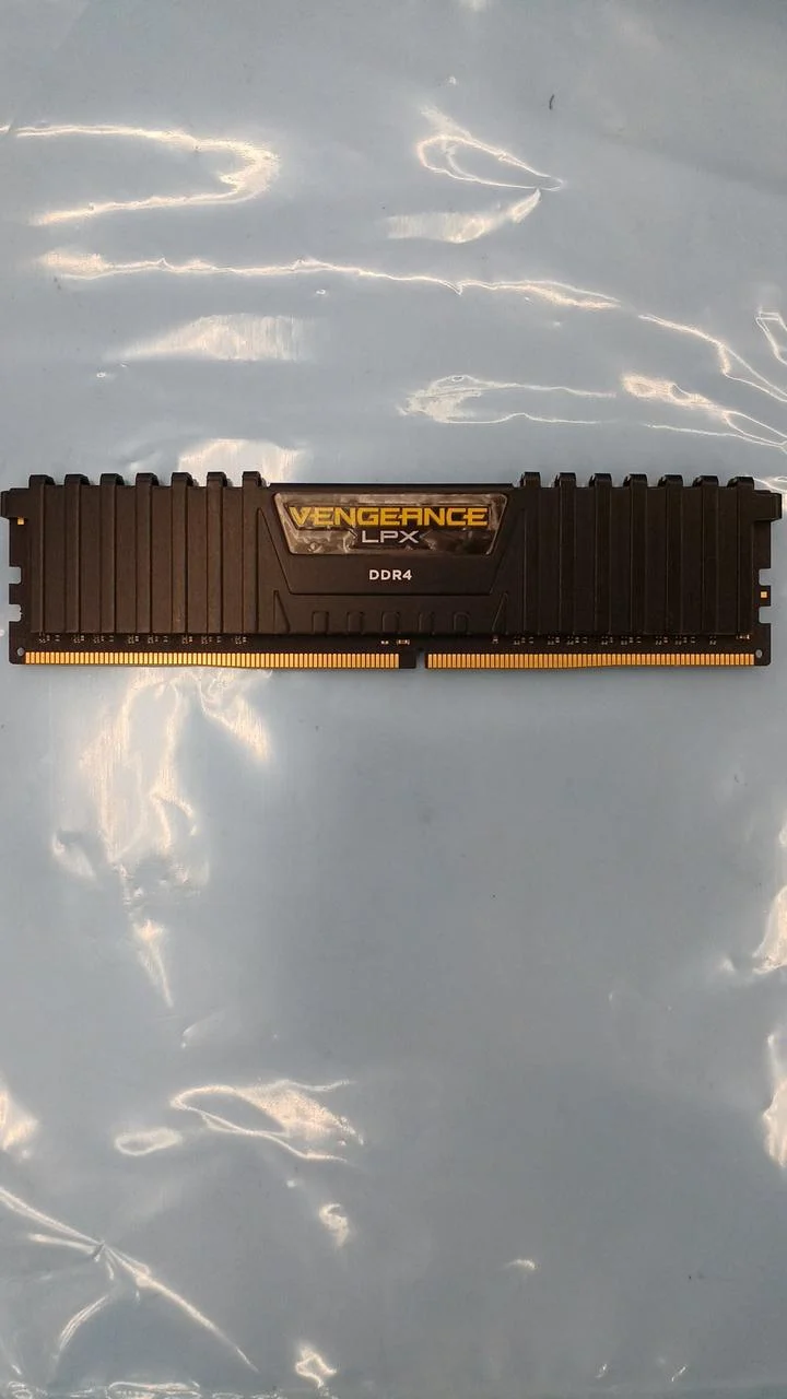 CORSAIR DDR4 Desktop-Speicher CMK8GX4M2A2666C16