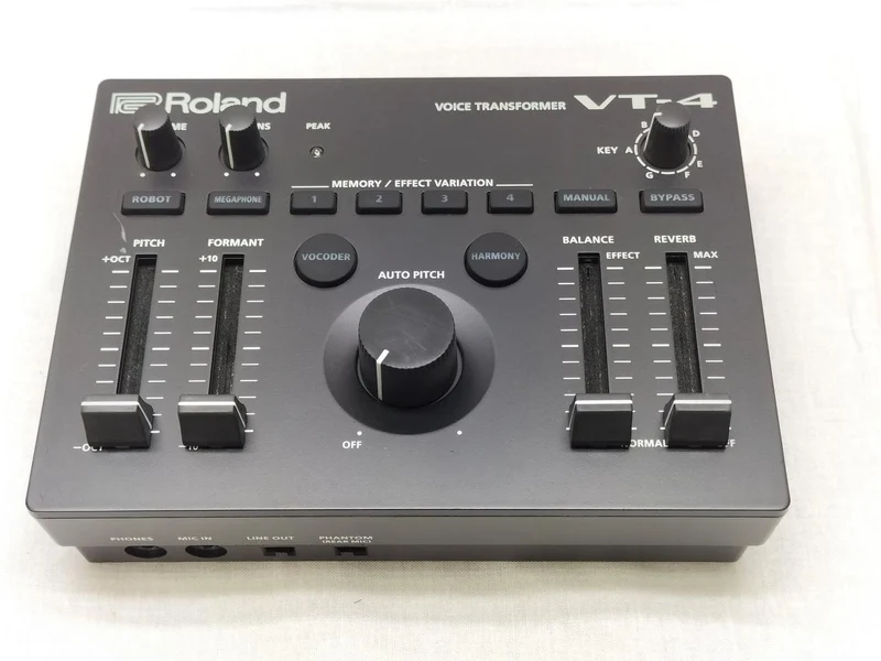 ROLAND Vocal Effects VT-4