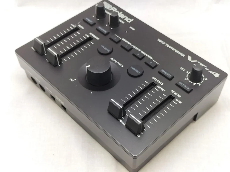 ROLAND Vocal Effects VT-4