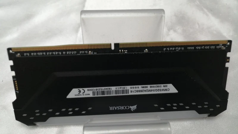 CORSAIR PC-Speicher CMW32GX4M2A2666C16