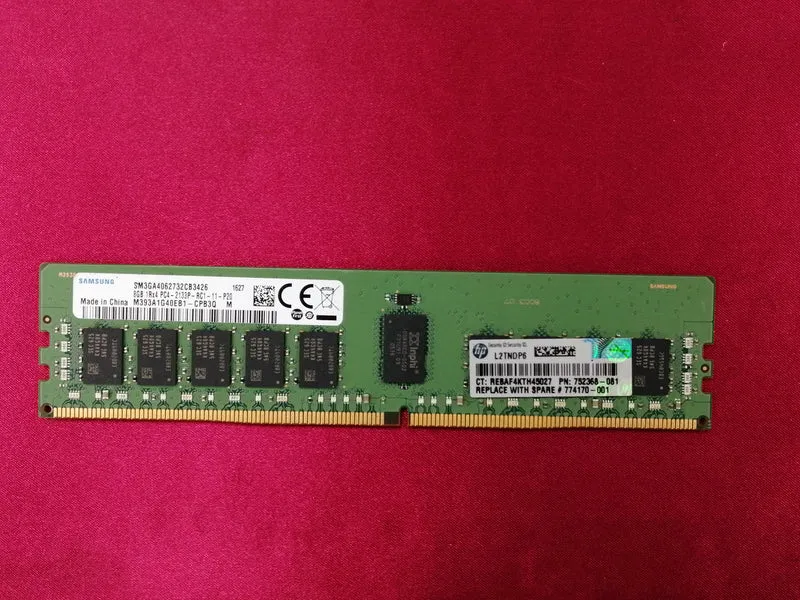 SAMSUNG Speicher M393A1G40EB1