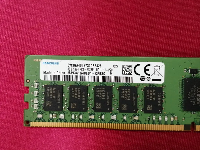 SAMSUNG Speicher M393A1G40EB1