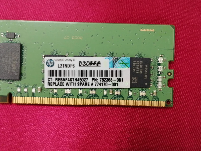 SAMSUNG Speicher M393A1G40EB1