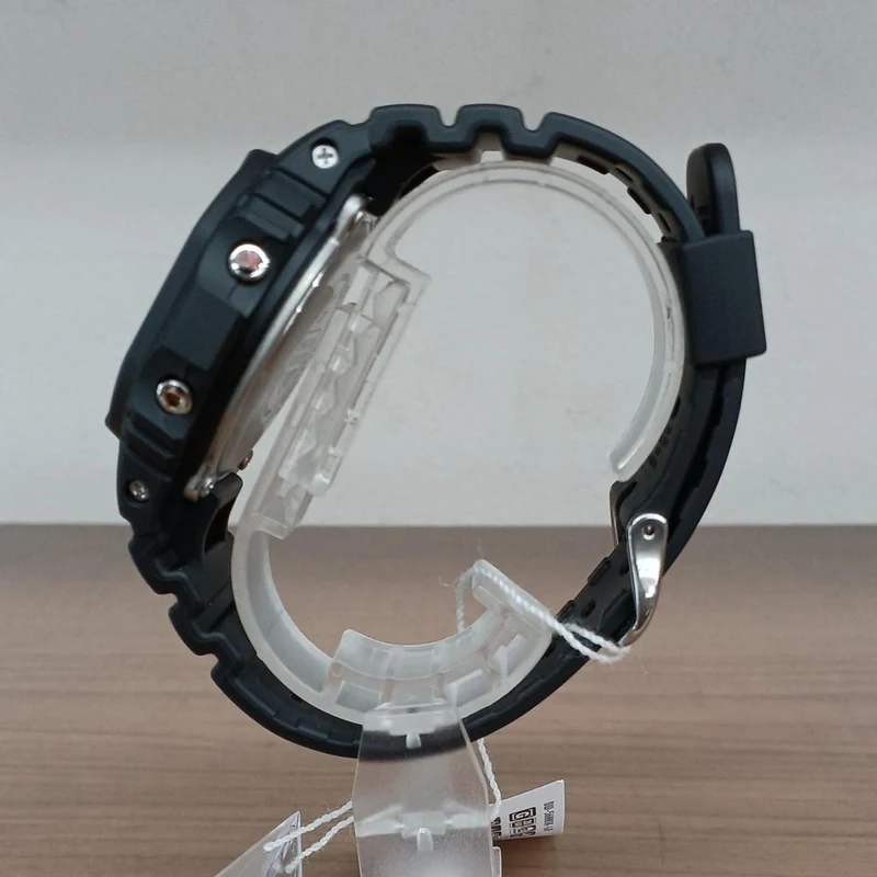 CASIO G-SHOCK DW-5600SR Schwarz Zustand A
