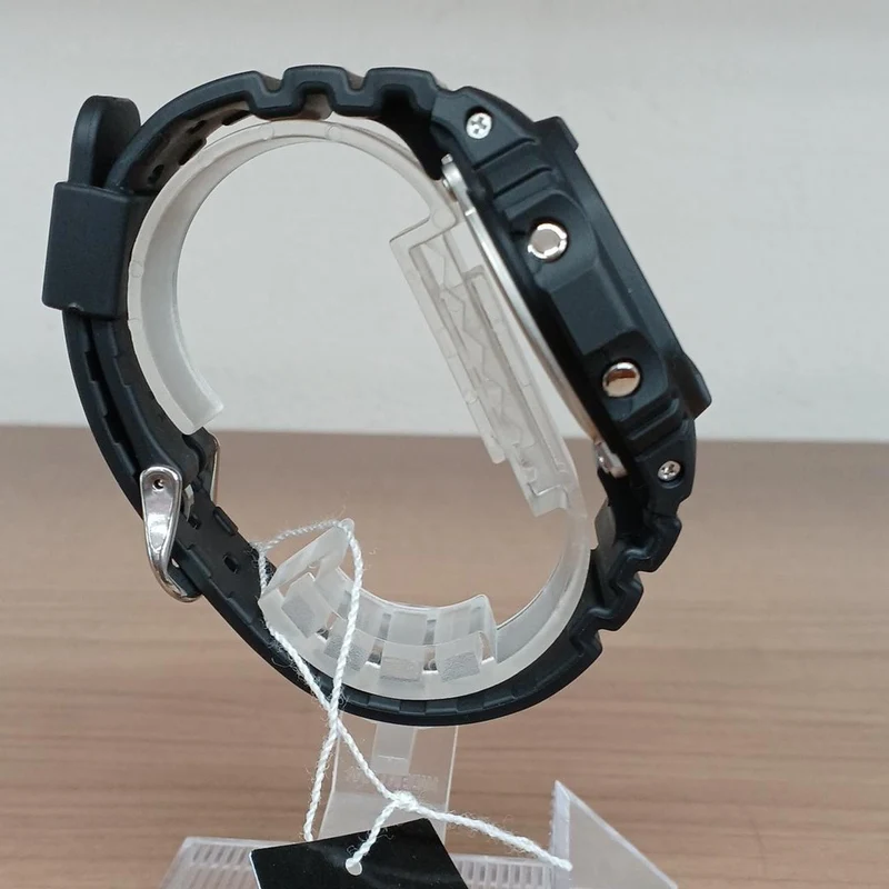 CASIO G-SHOCK DW-5600SR Schwarz Zustand A