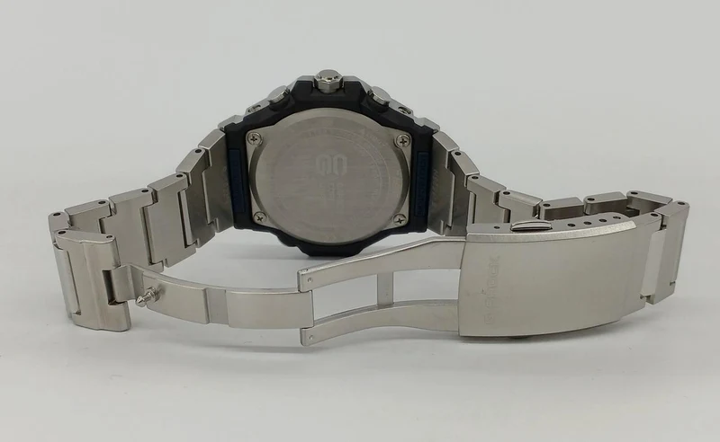 CASIO G-SHOCK GST-B1000