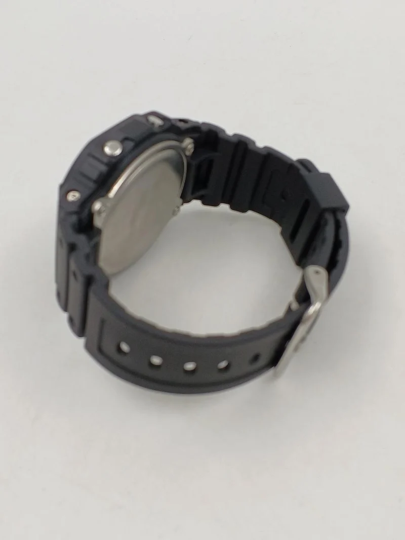 CASIO G-SHOCK Quarz-Digitalarmbanduhr DW-5600UE-1JF