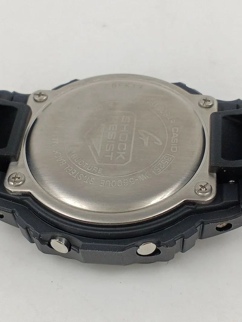 CASIO G-SHOCK Quarz-Digitalarmbanduhr DW-5600UE-1JF