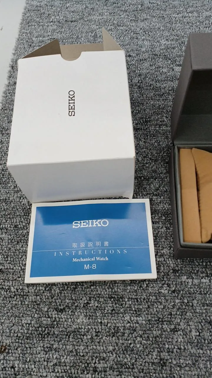 SEIKO Automatik 4R35-01T0