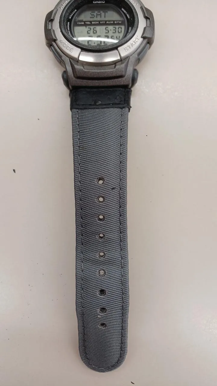 CASIO G-SHOCK GT-008 Schwarz×Grau, Zustand C (gebraucht)