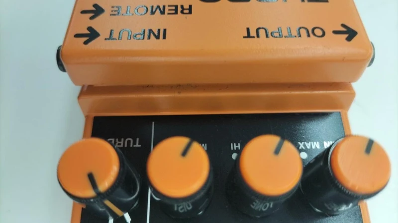 BOSS Distortion Effects DS-2