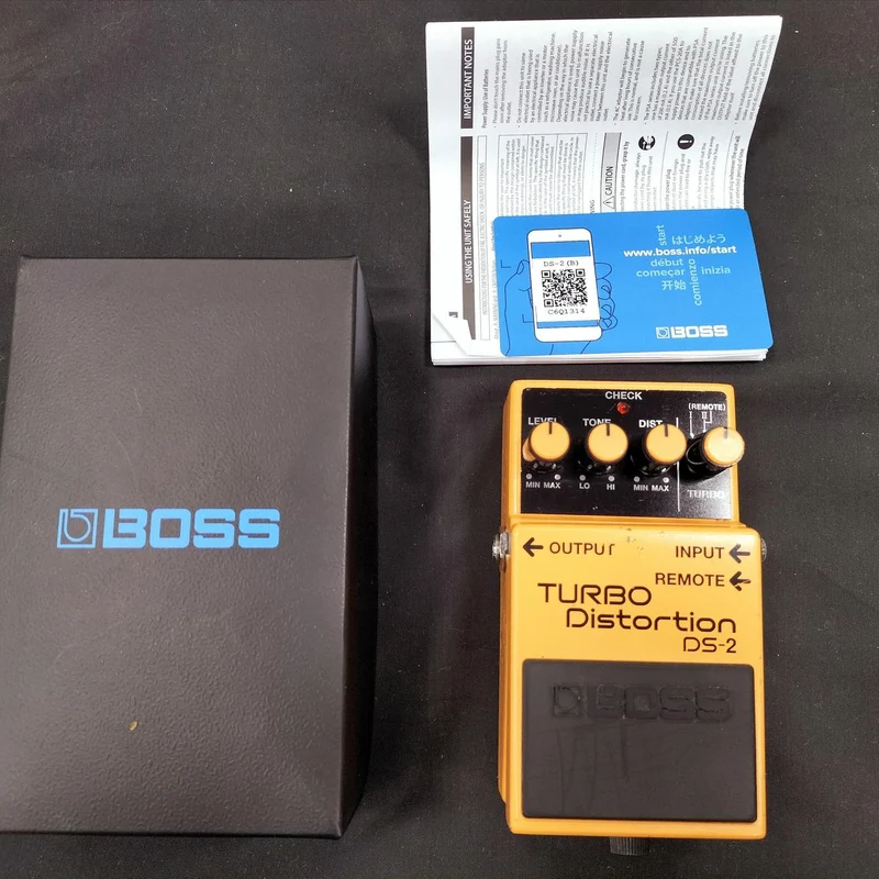 BOSS Effektpedal: Distortion DS-2
