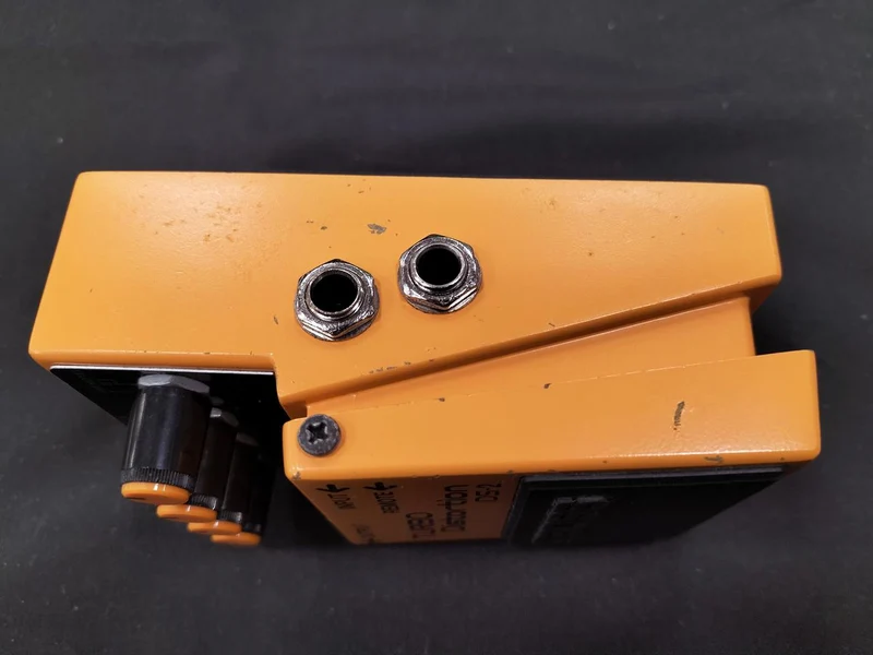 BOSS Effektpedal: Distortion DS-2