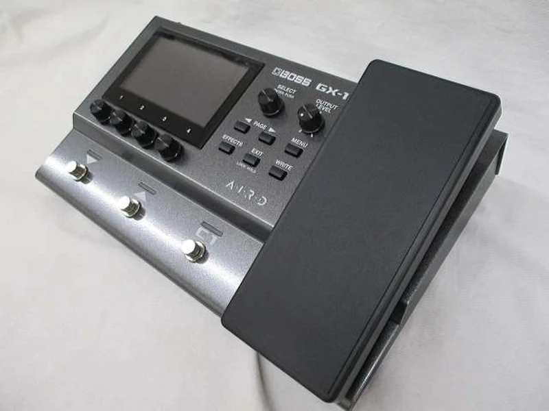 BOSS Multi-Effektgerät GX-10