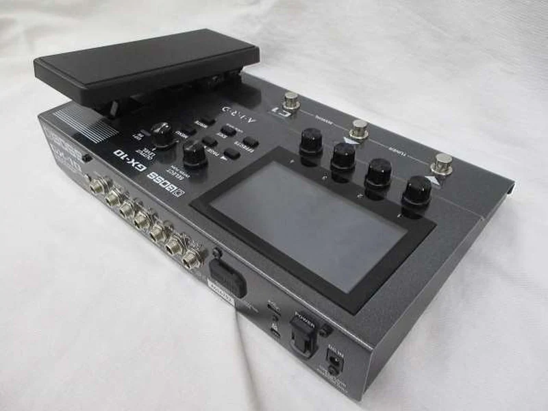 BOSS Multi-Effektgerät GX-10