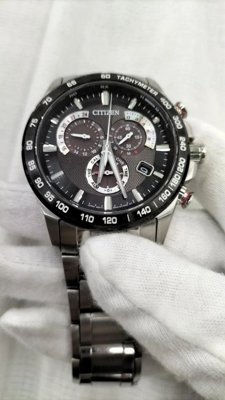 CITIZEN Atessa Solar-Funkarmbanduhr E610-S104831
