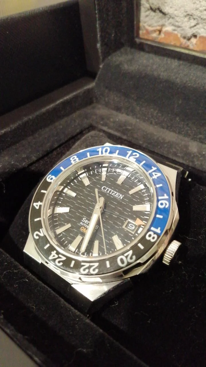 CITIZEN Series 8 GMT