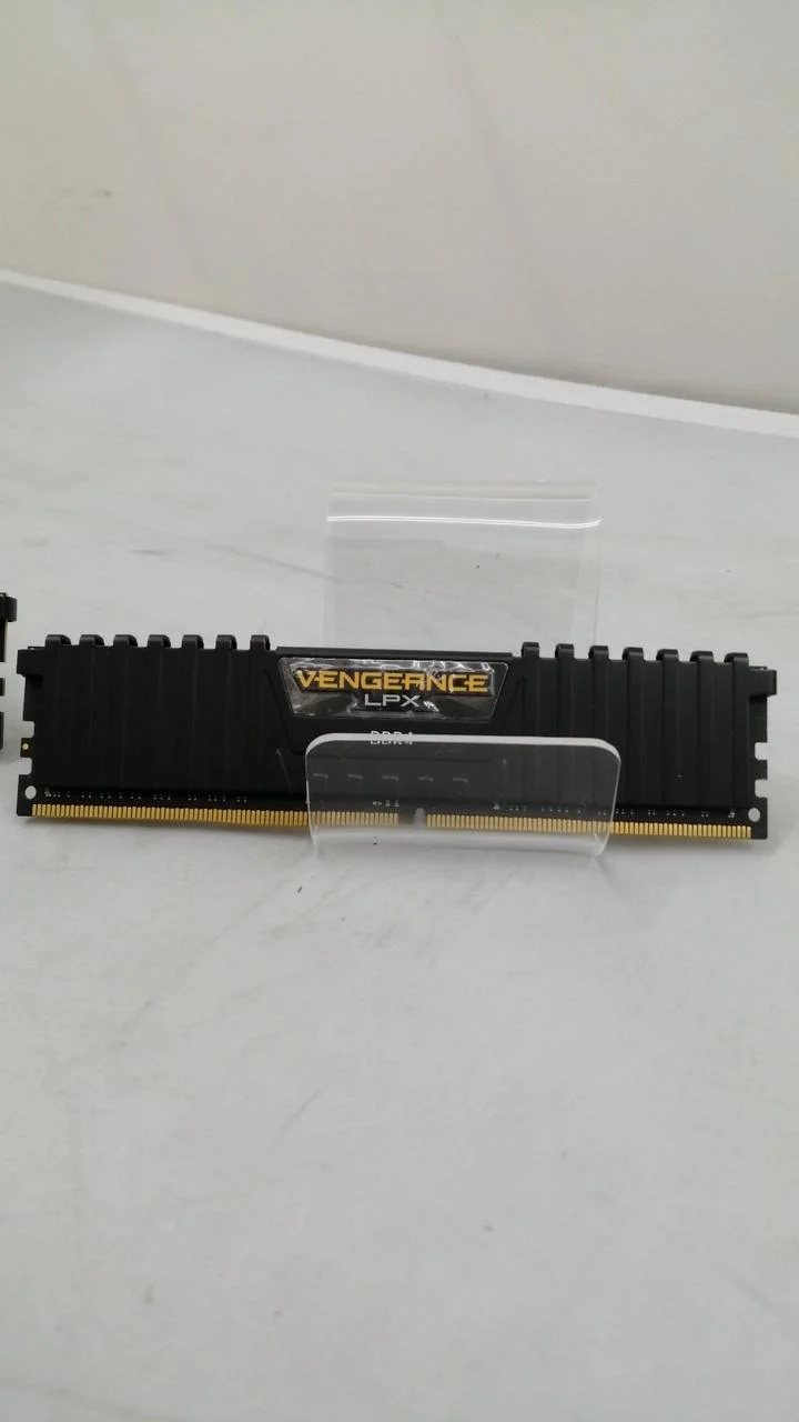 CORSAIR Arbeitsspeicher CMK32GX4M2E3200C16