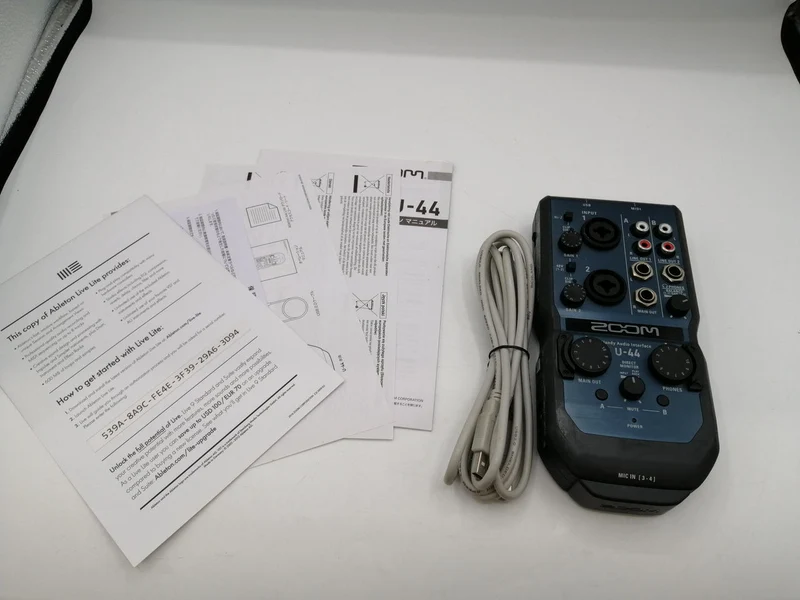 [SCHROTT] ZOOM Audio-Interface U-44