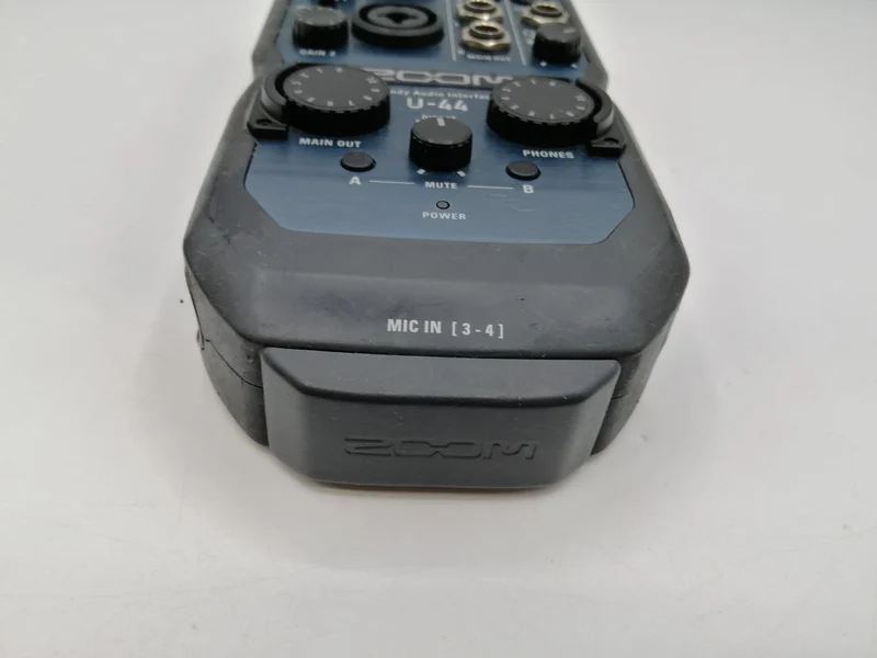 [SCHROTT] ZOOM Audio-Interface U-44