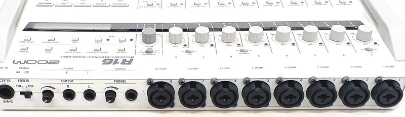 ZOOM MTR R16
