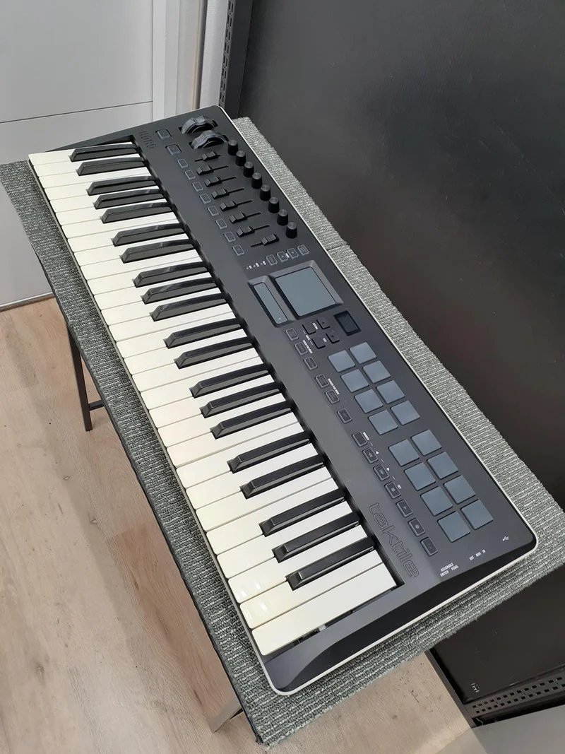 KORG MIDI-Keyboard TAKTILE-49