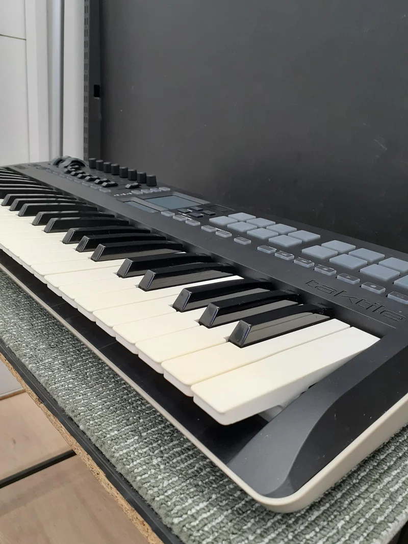 KORG MIDI-Keyboard TAKTILE-49