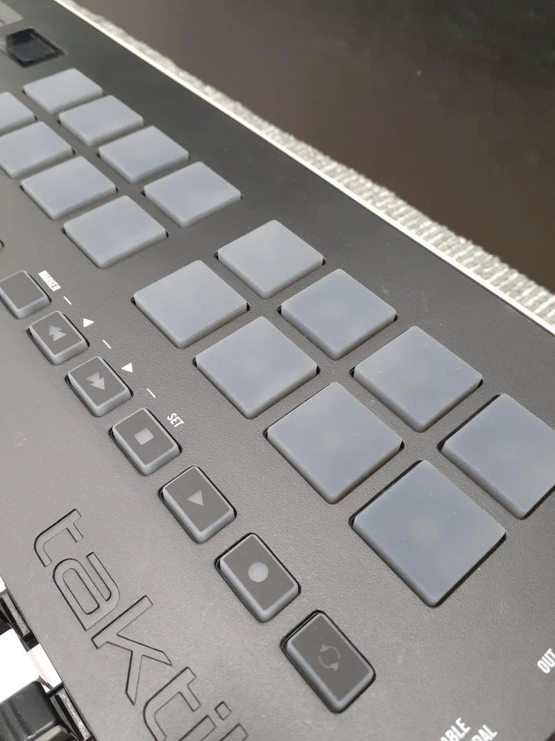 KORG MIDI-Keyboard TAKTILE-49