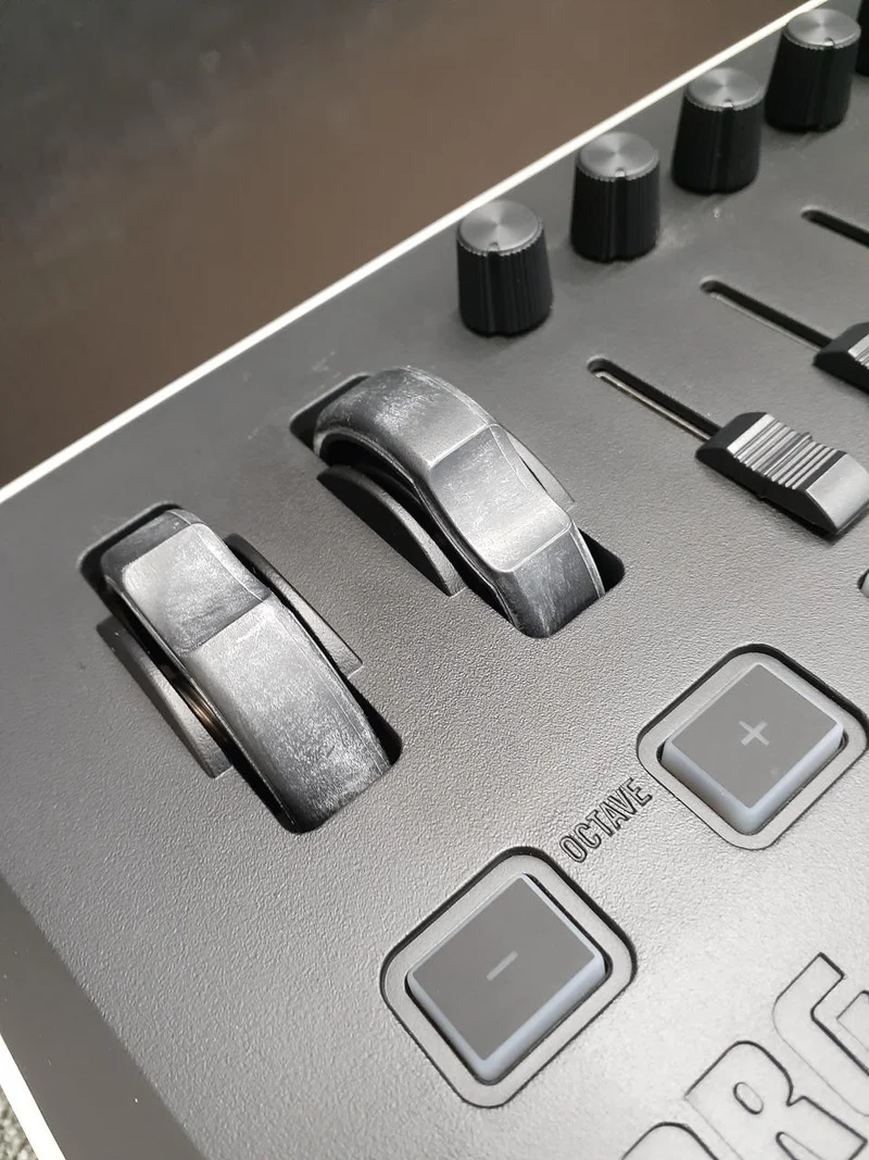 KORG MIDI-Keyboard TAKTILE-49
