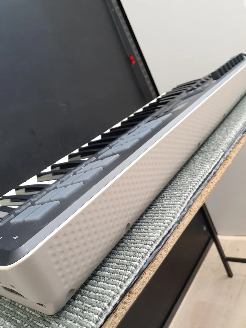 KORG MIDI-Keyboard TAKTILE-49